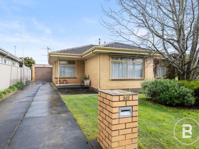 WELL MAINTAINED HOME IN GREAT LOCATION