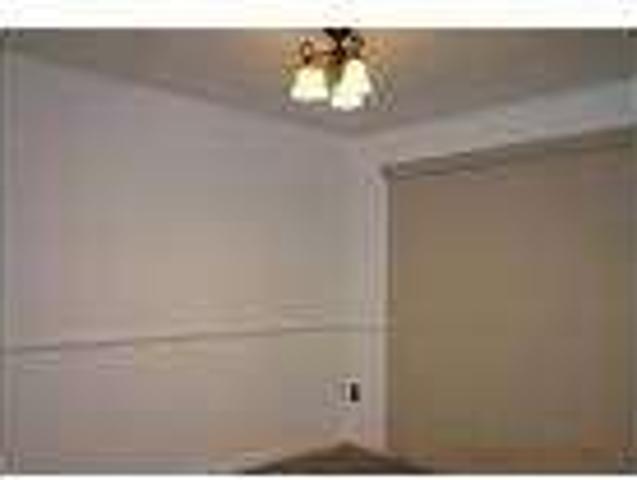 Well maintained interior townhome located in Estates Sub division