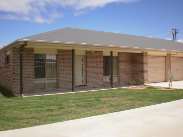 Well maintained modern unit
