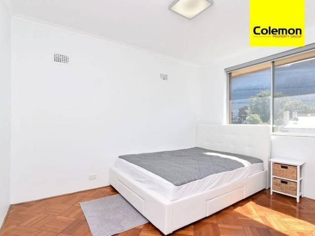 Well Maintained Mid Floor Unit