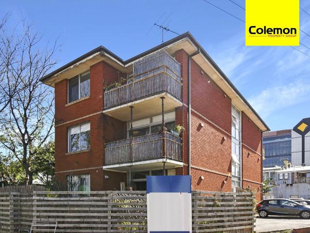Well Maintained Mid Floor Unit