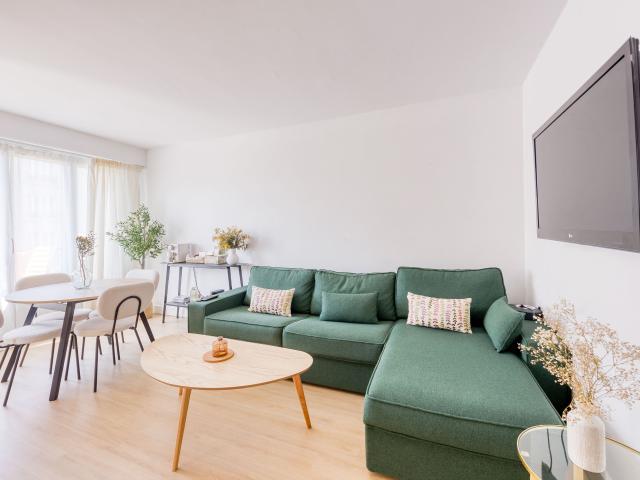 Well maintained studio in a sought after area