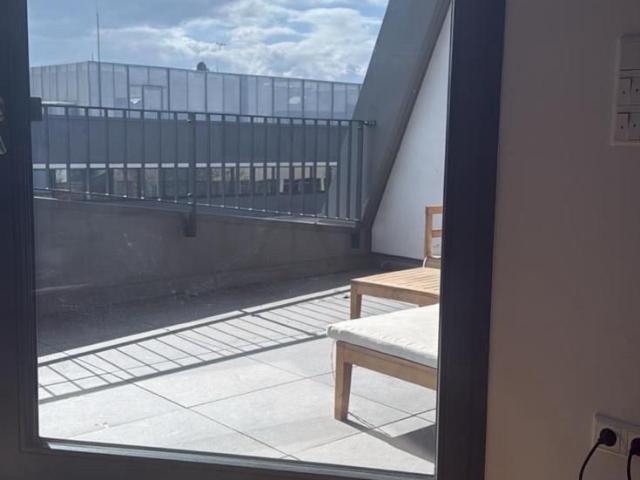 Well maintained Suite with Large Balcony & High Ceilings | Frankfurt Ostend / ECB