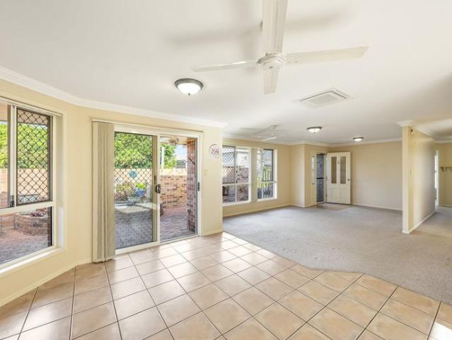 Well maintained Three Bedroom Unit in the Heart of Ballina