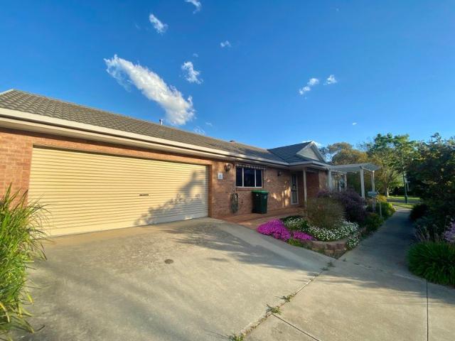 Well Maintained Two Bedroom Townhouse Collyn Dale Drive Estate!