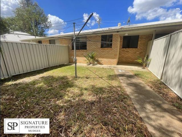 Well Maintained Unit Close to CBD