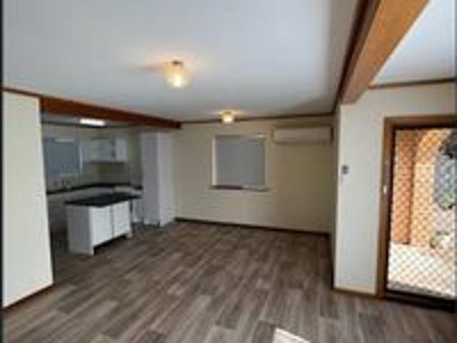 Well maintained unit plenty of outside space and parking