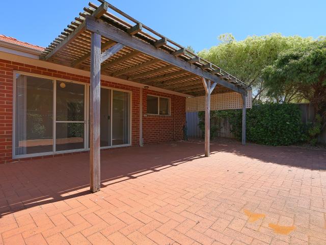 WELL MAINTAINED VILLA IN TIDY COMPLEX