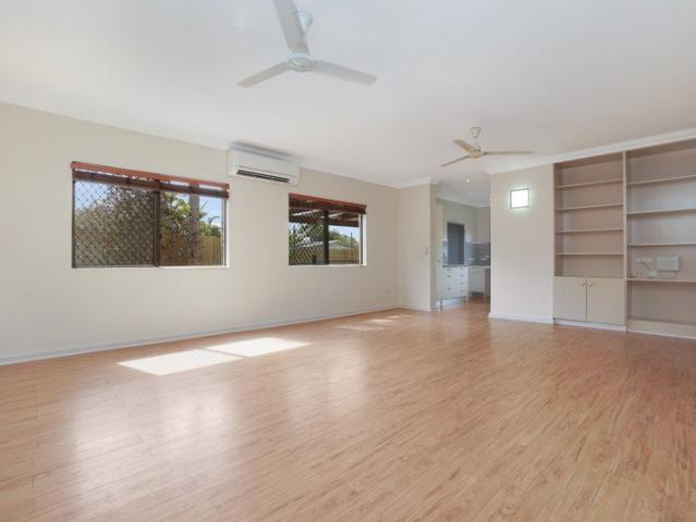 Well Appointed 2 Bedroom Unit in Quiet Cul De Sac in LEANYER!