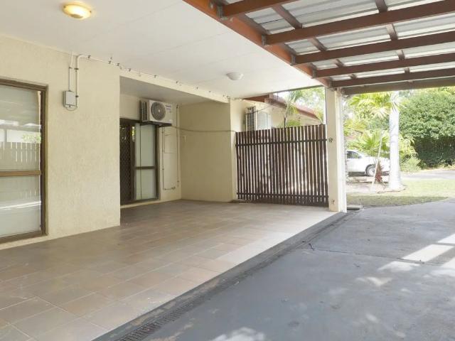 Well Appointed 2 Bedroom Unit in Quiet Cul De Sac in LEANYER!