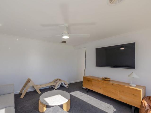 Well Appointed 3 Bedroom Home With Large Shed, Floor & Power