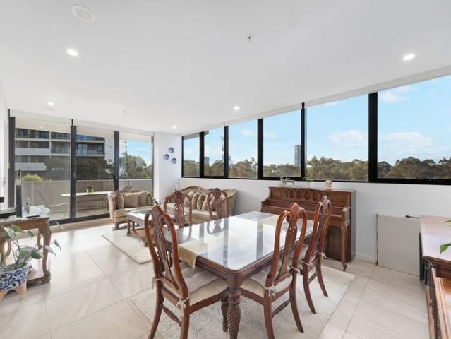 Well appointed three bedroom apartment in Lidcombe