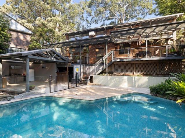 Well appointed tranquil family home
