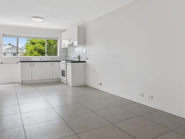 Well Appointed Two Bedroom Unit