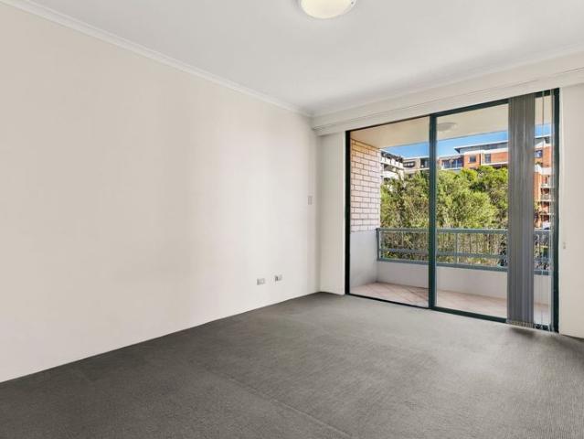 Well appointed two bedroom apartment positioned just moments to Westfield Miranda shopping & dining, as well as easy access to public transport