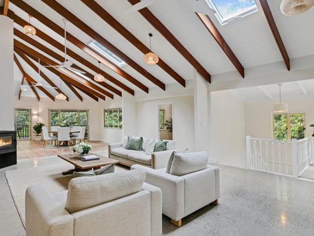 Well appointed upstairs residence in leafy surrounds