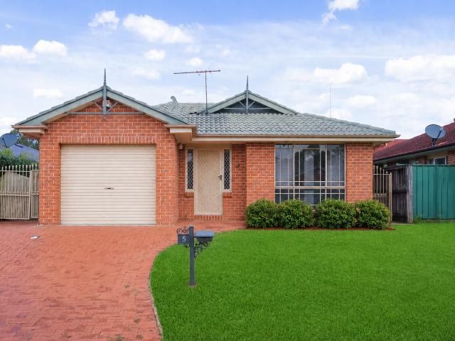 Well Appointed Family Home in Peaceful Glendenning Pocket