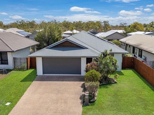Well Cared For Home with Beautiful Tropical Gardens