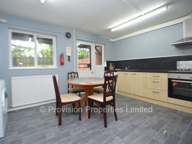 Well Close Rise, City Centre, Leeds LS7, 4 bed town house to rent, £1,595 pcm | PrimeLocation