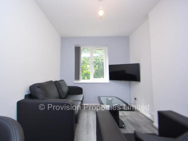 Well Close Rise, City Centre LS2 4 bed townhouse to rent £1,733 pcm £400 pw