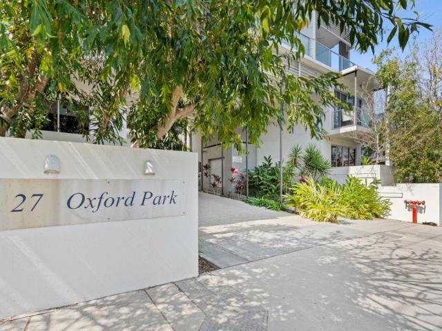WELL CONNECTED LIVING WITH FLEXIBLE SPACE IN KELVIN GROVE