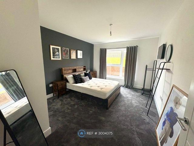Well Court, Erith DA8, 2 bed flat to rent, £1,750 pcm | PrimeLocation