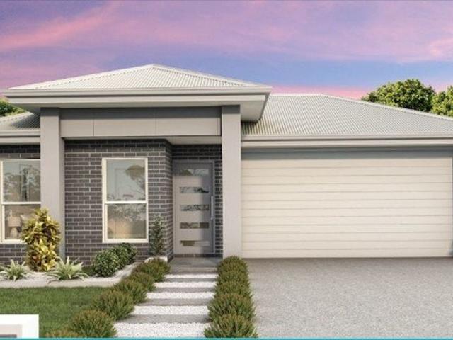 WELL DESIGNED FEXECUTIVE STYLED FAMILY STYLE HOME MANY EXTRA'S TOOWOOMBA LOCATION
