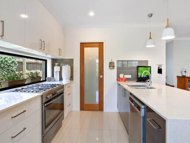 WELL DESIGNED HOME LOCATED IN NORTH HARBOUR!