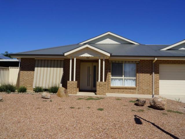 WELL DESIGNED THREE BEDROOM TOWNHOUSE
