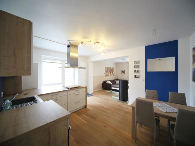 Well equipped centrally located apartment, Dusseldorf Amsterdam Apartments for Rent