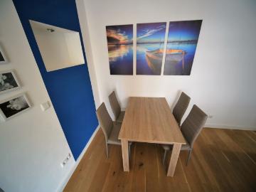 Well equipped centrally located apartment, Dusseldorf Amsterdam Apartments for Rent