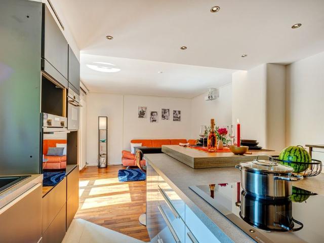 Well equipped garden apartment for rent near subway