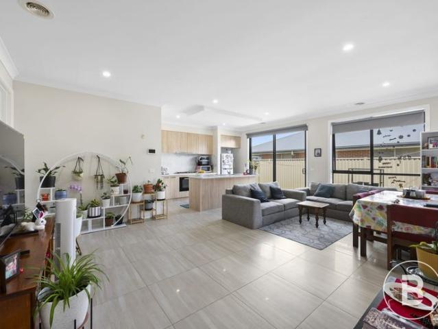 WELL ESTABLISHED FAMILY HOME IN WINTER VALLEY