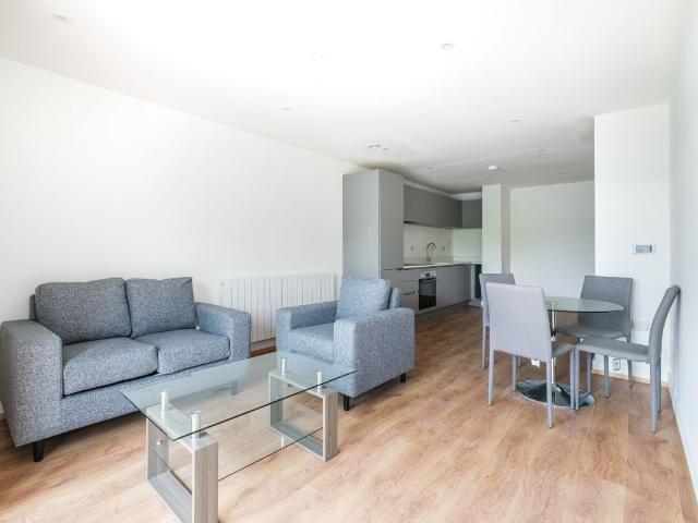 Well Farm Road, Whyteleafe CR3, 1 bed flat to rent, £1,450 pcm | PrimeLocation