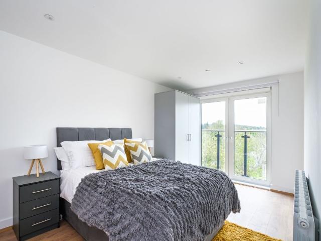 Well Farm Road, Whyteleafe CR3, 1 bed flat to rent, £1,375 pcm | PrimeLocation