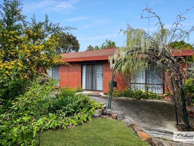 Well Kept 2 Bedroom Brick Veneer Unit Desirable West End