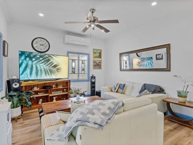 Well Kept Queenslander with City Views & Extensive Outdoor Living