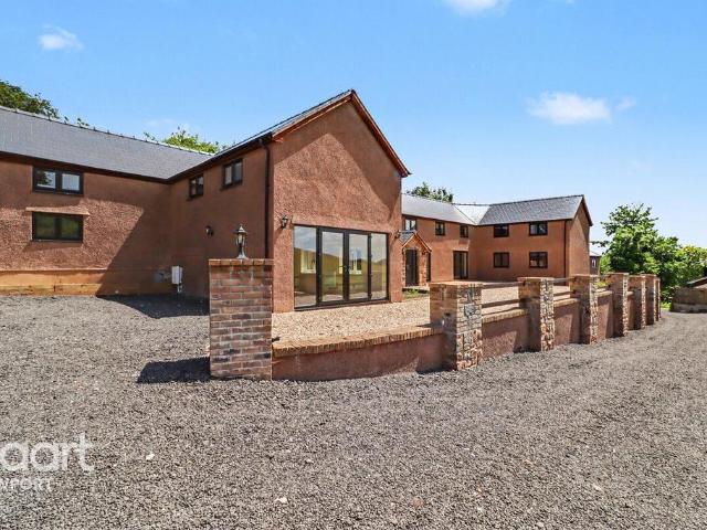 Well Lane, CHEPSTOW 7 bed cottage to rent £5,250 pcm £1,212 pw
