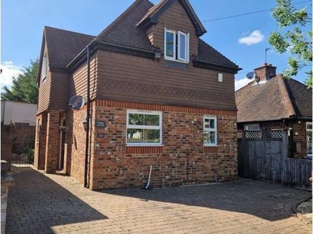 Well Lane, Woking GU21, 3 bed detached house to rent, £2,750 pcm | PrimeLocation
