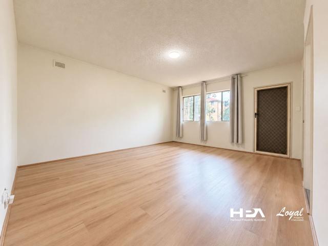 Well Lit & Spacious 3 Bedroom Unit in Rosehill