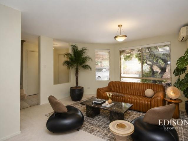 WELL LOCATED 3 BEDROOM TOWNHOUSE