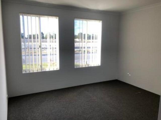 Well Located 3x1 Home Close to Primary School and Transport