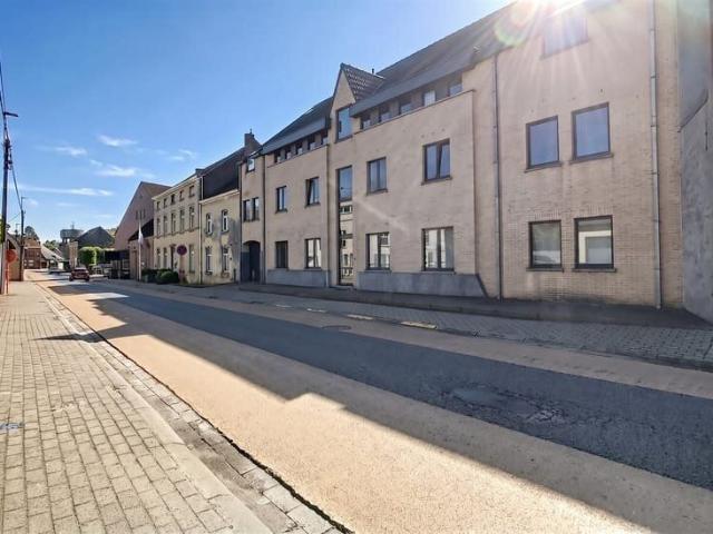 well located 2 bedroom duplex apartment with terrace