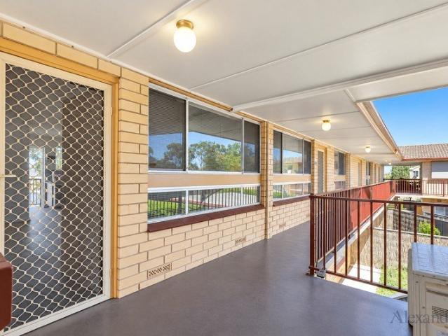 Well located 2 bedroom unit