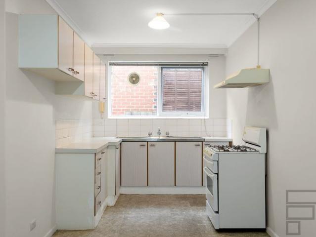 Well Located 2 Bedroom Unit | FLARE REAL ESTATE