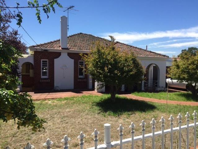 Well Located For Quick Commute to CBD Large Enclosed Yard Pet Negotiable