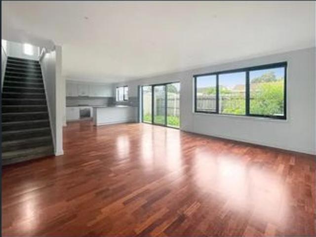 Well Located Townhouse Perfect For Families
