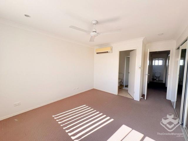 Well Located Townhouse with onsite gym & pool