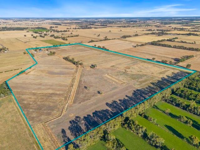 Well pointed 107 Acre Farmlet Minutes from Nathalia