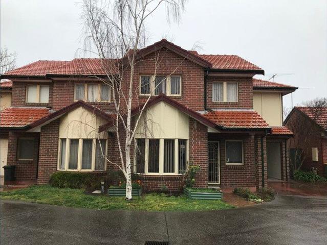 Well positioned 3 bedroom townhouse